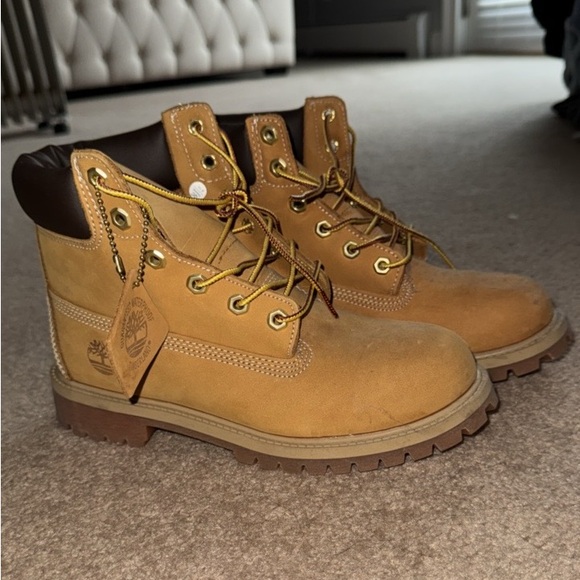 Meet the Posher Other - Meet your Posher, Leanette